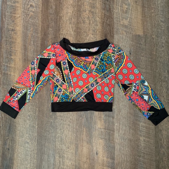 Sirens | Colourful Half Sleeve Crop-Top - Picture 4 of 5